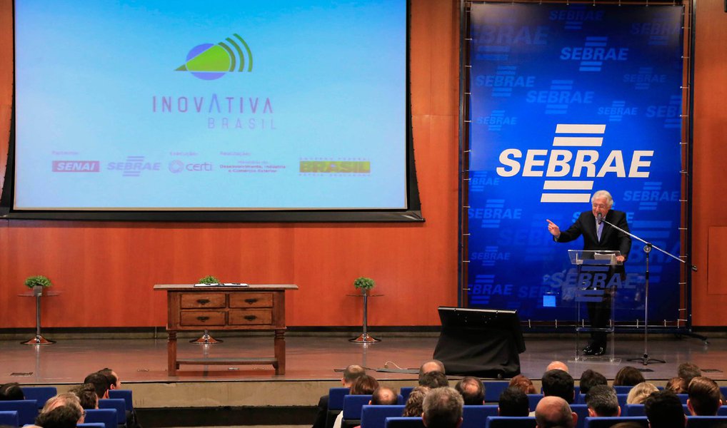 As inscrições para o segundo Ciclo de Aceleração do InovAtiva Brasil 2016 foram prorrogadas; Startups de todo o país têm até domingo (3) para concorrer a uma das 300 vagas do maior e mais abrangente programa de mentoria e capacitação de empreendedores do país. O InovAtiva Brasil é aberto a negócios inovadores iniciantes de todos os setores e regiões do País; “Serão R$ 20 milhões para projetos inovadores de micro e pequenas empresas de todo o país”, destaca Heloisa Menezes, diretora-técnica do Sebrae Nacional (Foto: Leonardo Lucena) As inscrições para o segundo Ciclo de Aceleração do InovAtiva Brasil 2016 foram prorrogadas; Startups de todo o país têm até domingo (3) para concorrer a uma das 300 vagas do maior e mais abrangente programa de mentoria e capacitação de empreendedores do país. O InovAtiva Brasil é aberto a negócios inovadores iniciantes de todos os setores e regiões do País; “Serão R$ 20 milhões para projetos inovadores de micro e pequenas empresas de todo o país”, destaca Heloisa Menezes, diretora-técnica do Sebrae Nacional