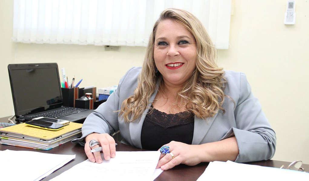 A ex-deputada federal e atual secretária de Estado da Mulher e dos Direitos Humanos, Rosinha da Adefal, foi nomeada para o cargo de secretária especial dos Direitos da Pessoa com Deficiência, que pertence ao Ministério da Justiça e Cidadania; indicação foi feita pelo senador Romário (PSB-RJ) (Foto: Voney Malta) A ex-deputada federal e atual secretária de Estado da Mulher e dos Direitos Humanos, Rosinha da Adefal, foi nomeada para o cargo de secretária especial dos Direitos da Pessoa com Deficiência, que pertence ao Ministério da Justiça e Cidadania; indicação foi feita pelo senador Romário (PSB-RJ)