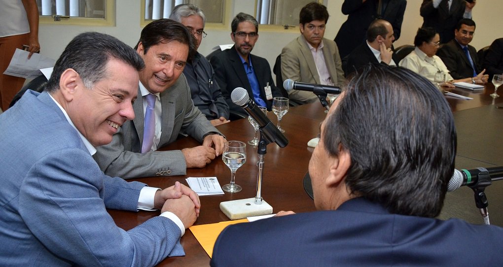 Assinatura de Portaria que Estabelecem recursos para o Bloco da Aten��o de Media e Alta Complexidade Ambulatorial e Hospitalar beneficiando Municipios Goianos fotos Eduardo Ferreira (Foto: José Barbacena) Assinatura de Portaria que Estabelecem recursos para o Bloco da Aten��o de Media e Alta Complexidade Ambulatorial e Hospitalar beneficiando Municipios Goianos fotos Eduardo Ferreira