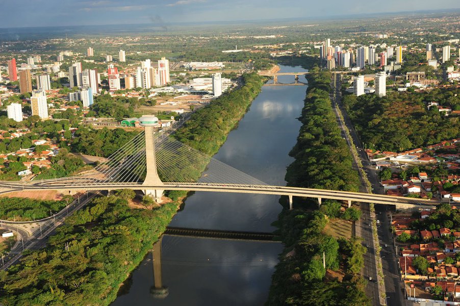 "Os dados, segundo o recorte geográfico, evidenciam que em três unidades da Federação o crescimento foi positivo no ano: Piauí (+ 3,0 mil postos ou +0,67%), Acre (+2,8 mil postos ou +2,14%); e Roraima (+2,2 mil postos ou +2,38%). Nos outros estados houve queda no nível de emprego", informa o Ministério do Trabalho, sobre dados divulgados ontem a respeito de 2015, um ano trágico para o mercado de trabalho, com o corte de 1,5 milhão de vagas (Foto: Leonardo Attuch) "Os dados, segundo o recorte geográfico, evidenciam que em três unidades da Federação o crescimento foi positivo no ano: Piauí (+ 3,0 mil postos ou +0,67%), Acre (+2,8 mil postos ou +2,14%); e Roraima (+2,2 mil postos ou +2,38%). Nos outros estados houve queda no nível de emprego", informa o Ministério do Trabalho, sobre dados divulgados ontem a respeito de 2015, um ano trágico para o mercado de trabalho, com o corte de 1,5 milhão de vagas