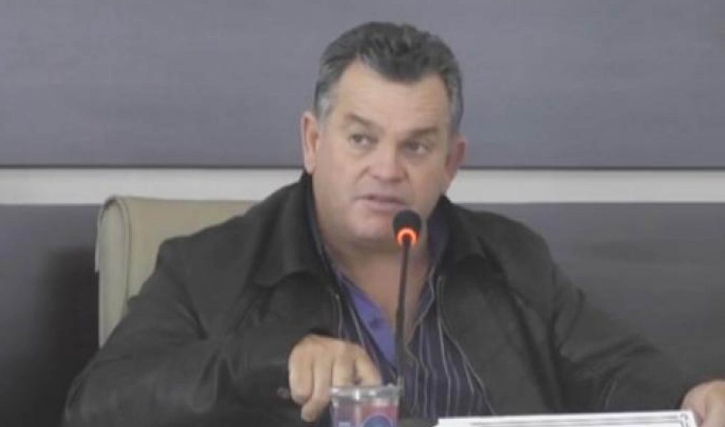 O presidente da Câmara de Vereadores de Ortigueira (PR), João Batista Luiz Borges (PSDB), foi morto na zona rural do município; Borges morava com mulher e filhos em um assentamento do Movimento dos Trabalhadores Rurais Sem Terra (MST), local onde ocorreu o crime; segundo informações da Polícia Civil paranaense, pelo menos dois homens roubaram um veículo Fiat Uno branco nas proximidades da residência do vereador (Foto: Leonardo Lucena) O presidente da Câmara de Vereadores de Ortigueira (PR), João Batista Luiz Borges (PSDB), foi morto na zona rural do município; Borges morava com mulher e filhos em um assentamento do Movimento dos Trabalhadores Rurais Sem Terra (MST), local onde ocorreu o crime; segundo informações da Polícia Civil paranaense, pelo menos dois homens roubaram um veículo Fiat Uno branco nas proximidades da residência do vereador