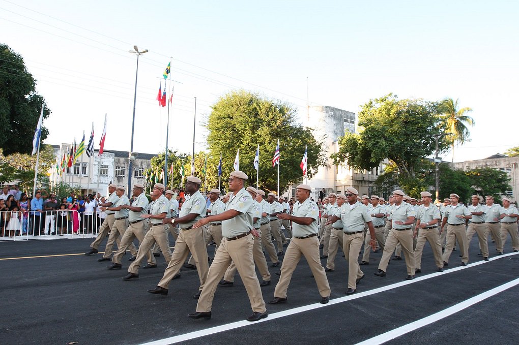 Seguran�a P�blica baiana conta com mais 245 novos sargentos da Pol�cia Militar rec�m formados. O evento contou com a presen�a de Anselmo Brand�o, comandante geral da Pol�cia Militar dentre outros oficiais da corpora��o. Foto Mateus Pereira/GOVBA (Foto: José Barbacena) Seguran�a P�blica baiana conta com mais 245 novos sargentos da Pol�cia Militar rec�m formados. O evento contou com a presen�a de Anselmo Brand�o, comandante geral da Pol�cia Militar dentre outros oficiais da corpora��o. Foto Mateus Pereira/GOVBA