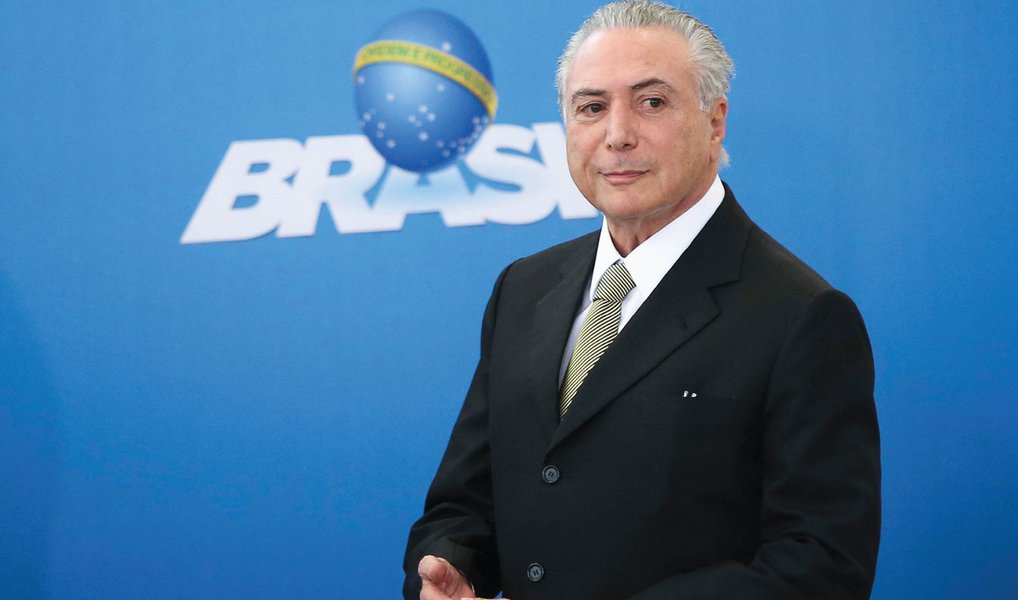 O presidente interino, Michel Temer (PMDB), divulgou uma nota nesta quinta (16) em relação ao pedido de demissão do ex-ministro do Turismo Henrique Eduardo Alves (PMDB-RN), que deixou o governo também nesta quinta; "Agradeço a dedicação e lealdade que sempre permeou nossa relação pessoal e no campo político. Quero registrar o profícuo trabalho que desenvolveu neste período no Ministério do Turismo. Muito obrigado por tudo", diz Temer (Foto: Valter Lima) O presidente interino, Michel Temer (PMDB), divulgou uma nota nesta quinta (16) em relação ao pedido de demissão do ex-ministro do Turismo Henrique Eduardo Alves (PMDB-RN), que deixou o governo também nesta quinta; "Agradeço a dedicação e lealdade que sempre permeou nossa relação pessoal e no campo político. Quero registrar o profícuo trabalho que desenvolveu neste período no Ministério do Turismo. Muito obrigado por tudo", diz Temer
