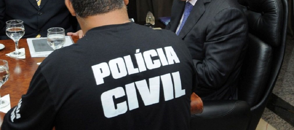 Procuradoria do Estado de Goiás conseguiu derrubar a liminar que determinou a suspensão do concurso público da Polícia Civil por meio de um Agravo de Instrumento protocolado na terça pelo Sinpol; assim, estão mantidas as provas para os candidatos inscritos, provenientes de todo o Brasil e que estão interessados em entrar para a Polícia Civil de Goiás (Foto: José Barbacena) Procuradoria do Estado de Goiás conseguiu derrubar a liminar que determinou a suspensão do concurso público da Polícia Civil por meio de um Agravo de Instrumento protocolado na terça pelo Sinpol; assim, estão mantidas as provas para os candidatos inscritos, provenientes de todo o Brasil e que estão interessados em entrar para a Polícia Civil de Goiás
