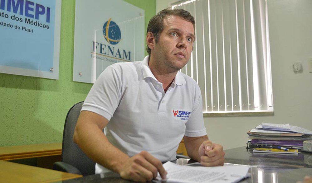 Vice-presidente do SIMEPI, o médico Samuel Rêgo diz que o Sindicato vai recorrer da decisão da Justiça (Foto: Leonardo Lucena) Vice-presidente do SIMEPI, o médico Samuel Rêgo diz que o Sindicato vai recorrer da decisão da Justiça