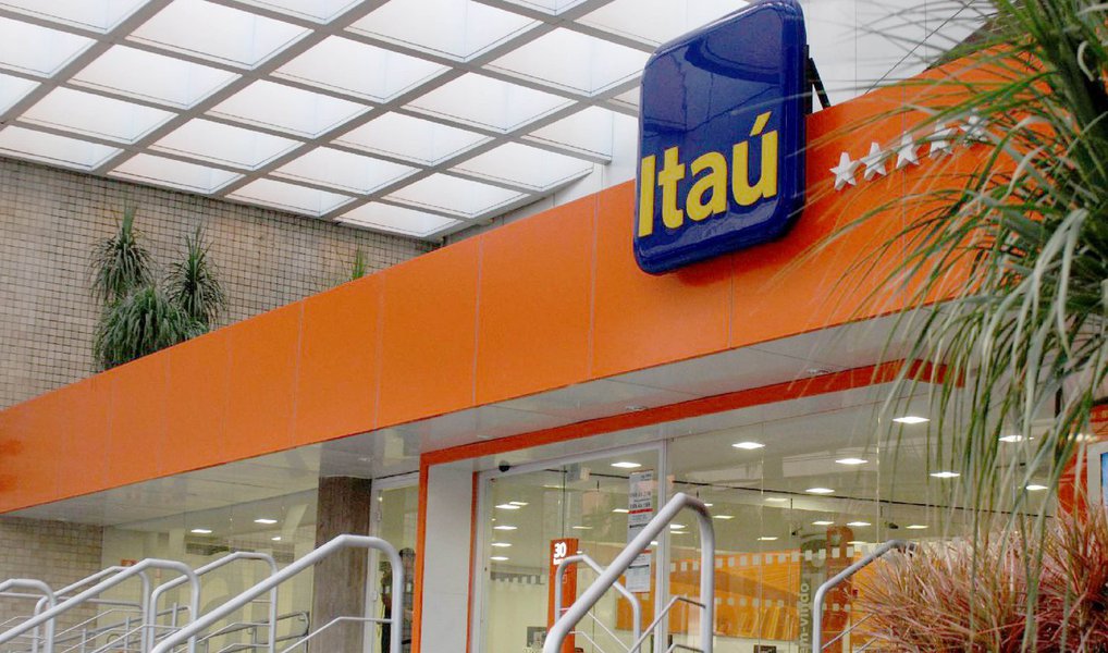 Relatório do Itaú Unibanco diz que apesar da melhora recente em alguns indicadores econômicos, a chance de o Brasil ainda estar em recessão é de 99%; "Com base nos resultados, concluímos que a economia brasileira já mostra alguns sinais de inflexão, embora continue em recessão. Para que a saída da recessão seja confirmada, é preciso que essa melhora continue nos meses à frente", diz o banco (Foto: Valter Lima) Relatório do Itaú Unibanco diz que apesar da melhora recente em alguns indicadores econômicos, a chance de o Brasil ainda estar em recessão é de 99%; "Com base nos resultados, concluímos que a economia brasileira já mostra alguns sinais de inflexão, embora continue em recessão. Para que a saída da recessão seja confirmada, é preciso que essa melhora continue nos meses à frente", diz o banco