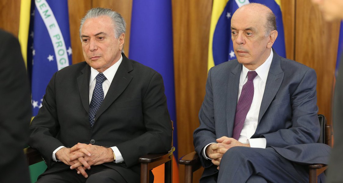 O ministro das Relações Exteriores, José Serra, convocou o embaixador do Brasil na Costa Rica, Jairo Gabel Bermudéz, para ouvir informações sobre a saída da delegação do país durante o pronunciamento de Michel Temer na abertura da Assembleia Geral da Organização das Nações Unidas, em Nova York, nesta terça-feira; além da Costa Rica, delegações de Bolívia, Venezuela, Equador e Cuba deixaram o plenário da ONU em como protesto contra impeachment; o governo da Costa Rica divulgou uma nota colocando em dúvida a democracia brasileira (Foto: Romulo Faro) O ministro das Relações Exteriores, José Serra, convocou o embaixador do Brasil na Costa Rica, Jairo Gabel Bermudéz, para ouvir informações sobre a saída da delegação do país durante o pronunciamento de Michel Temer na abertura da Assembleia Geral da Organização das Nações Unidas, em Nova York, nesta terça-feira; além da Costa Rica, delegações de Bolívia, Venezuela, Equador e Cuba deixaram o plenário da ONU em como protesto contra impeachment; o governo da Costa Rica divulgou uma nota colocando em dúvida a democracia brasileira