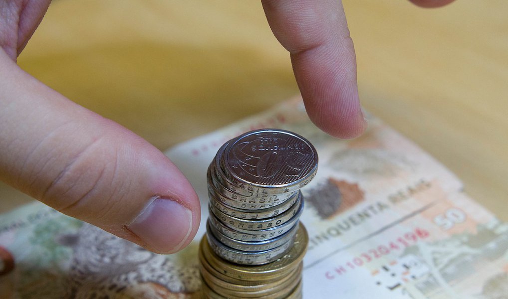 O Conselho Monetário Nacional (CMN) fixou nesta quinta (30) em 4,5% a meta de inflação oficial (medida pelo Índice Nacional de Preços ao Consumidor Amplo, IPCA) para 2018; a margem de tolerância foi mantida em 1,5 ponto percentual para cima ou para baixo; com a decisão, o IPCA poderá chegar a, no máximo, 6% no próximo ano; desde 2005, esse percentual está mantido em 4,5% (Foto: Valter Lima) O Conselho Monetário Nacional (CMN) fixou nesta quinta (30) em 4,5% a meta de inflação oficial (medida pelo Índice Nacional de Preços ao Consumidor Amplo, IPCA) para 2018; a margem de tolerância foi mantida em 1,5 ponto percentual para cima ou para baixo; com a decisão, o IPCA poderá chegar a, no máximo, 6% no próximo ano; desde 2005, esse percentual está mantido em 4,5%