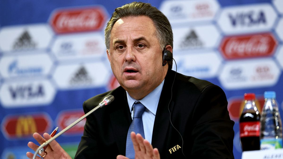 O ministro dos Esportes da Rússia, Vitaly Mutko, disse nesta terça-feira que sua assessora ministerial antidoping, Natalia Zhelanova, e dois outros dirigentes foram suspensos; Mutko disse que sua própria suspensão é uma questão a ser decidida pelo presidente russo, Vladimir Putin, e pelo primeiro-ministro, mas que não está sendo considerada no momento (Foto: Gisele Federicce) O ministro dos Esportes da Rússia, Vitaly Mutko, disse nesta terça-feira que sua assessora ministerial antidoping, Natalia Zhelanova, e dois outros dirigentes foram suspensos; Mutko disse que sua própria suspensão é uma questão a ser decidida pelo presidente russo, Vladimir Putin, e pelo primeiro-ministro, mas que não está sendo considerada no momento