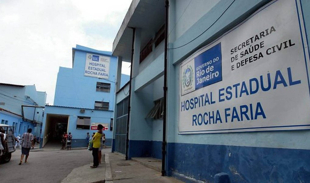 A Polícia Civil vai investigar o caso envolvendo 63 corpos encontrados em condições inadequadas no necrotério do Hospital Municipal Rocha Faria, durante investigação realizada pelo MP-RJ; entre os 63 corpos encontrados 36 eram de bebês; segundo informações da Polícia Civil, a 35ª Delegacia Policial (Campo Grande) já instaurou procedimento para apurar o caso; segundo a assessoria de imprensa da polícia, oficialmente a corporação não recebeu nenhuma informação, admitindo que tomou conhecimento do caso pela imprensa (Foto: Leonardo Lucena) A Polícia Civil vai investigar o caso envolvendo 63 corpos encontrados em condições inadequadas no necrotério do Hospital Municipal Rocha Faria, durante investigação realizada pelo MP-RJ; entre os 63 corpos encontrados 36 eram de bebês; segundo informações da Polícia Civil, a 35ª Delegacia Policial (Campo Grande) já instaurou procedimento para apurar o caso; segundo a assessoria de imprensa da polícia, oficialmente a corporação não recebeu nenhuma informação, admitindo que tomou conhecimento do caso pela imprensa
