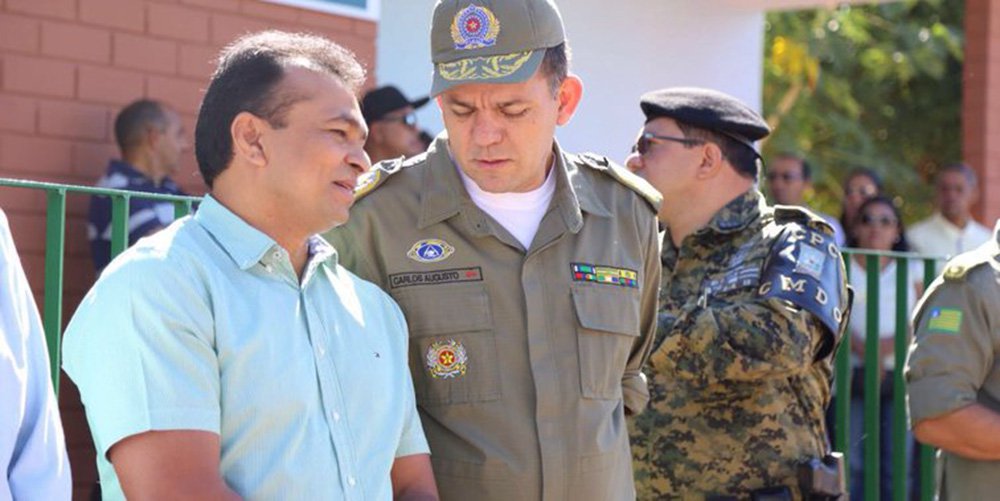 O secretário de Estado da Segurança Pública, deputado federal Fábio Abreu (PTB), vai conversar com o governador do Piauí, Wellington Dias, para convencê-lo da necessidade de tropas federais auxiliando as forças de seguranças que atuam no estado, para garantir a normalidade antes, durante e depois do pleito eleitoral; Comando Geral da Polícia Militar pretende colocar pelo menos um PM por seção eleitoral; serão disponibilizados 1.476 policiais militares para atuarem no interior (Foto: Leonardo Lucena) O secretário de Estado da Segurança Pública, deputado federal Fábio Abreu (PTB), vai conversar com o governador do Piauí, Wellington Dias, para convencê-lo da necessidade de tropas federais auxiliando as forças de seguranças que atuam no estado, para garantir a normalidade antes, durante e depois do pleito eleitoral; Comando Geral da Polícia Militar pretende colocar pelo menos um PM por seção eleitoral; serão disponibilizados 1.476 policiais militares para atuarem no interior