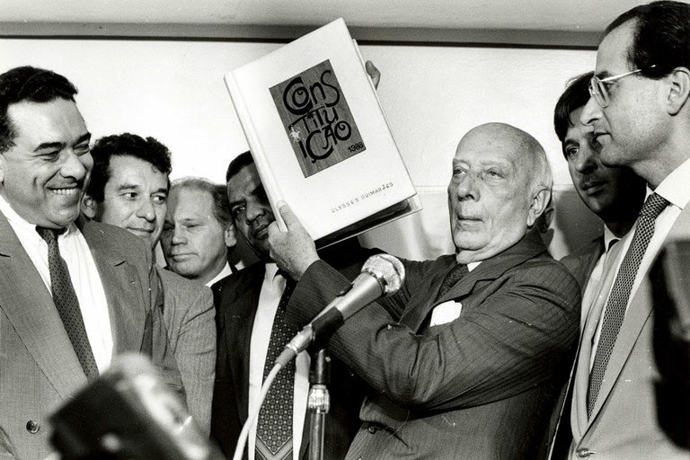 Temos todos os motivos (e comungamos de todos os deveres) para defender a legalidade democrática (Foto: Roberto Amaral) Temos todos os motivos (e comungamos de todos os deveres) para defender a legalidade democrática