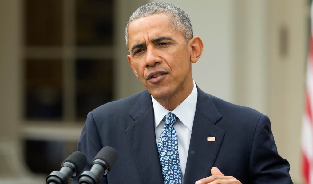 Os Estados Unidos não podem resolver sozinho todos os desafios globais, tais como a luta contra o Daesh (proibido em muitos países, incluindo a Rússia) e o acordo de paz sírio, garantir a prosperidade e a segurança em todo o mundo, disse o presidente dos EUA Barack Obama ao jornal espanhol El País; "Eu acredito que a liderança americana é indispensável para a segurança e prosperidade do mundo (...). Ao mesmo tempo, é claro que nenhuma nação — mesmo uma tão poderosa como os Estados Unidos — pode resolver desafios internacionais deste tipo sozinha", destacou citando questões como o enfrentamento ao grupo extremista EStado Islâmico e a crise dos refugiados (Foto: Paulo Emílio) Os Estados Unidos não podem resolver sozinho todos os desafios globais, tais como a luta contra o Daesh (proibido em muitos países, incluindo a Rússia) e o acordo de paz sírio, garantir a prosperidade e a segurança em todo o mundo, disse o presidente dos EUA Barack Obama ao jornal espanhol El País; "Eu acredito que a liderança americana é indispensável para a segurança e prosperidade do mundo (...). Ao mesmo tempo, é claro que nenhuma nação — mesmo uma tão poderosa como os Estados Unidos — pode resolver desafios internacionais deste tipo sozinha", destacou citando questões como o enfrentamento ao grupo extremista EStado Islâmico e a crise dos refugiados