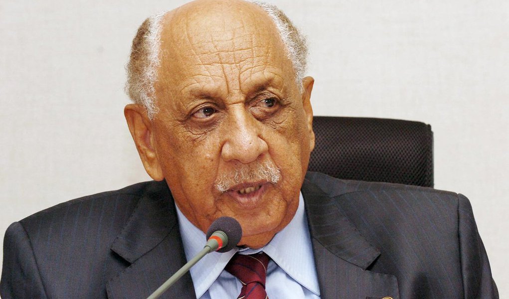 O Superior Tribunal de Justiça (STJ) concedeu habeas corpus ao ex-vice-governador do Distrito Federal Benedito Domingos (PP), 82 anos; ele deixa o regime semiaberto e passa a cumprir prisão domiciliar. Além da idade avançada, o estado de saúde de Domingos foi usado como argumento pela defesa; a pedido do MPF, o STJ havia solicitado a prisão imediata de Domingos, condenado a cinco anos e oito meses de prisão em regime semiaberto por fraude em licitações e a quatro anos por corrupção passiva – os crimes teriam sido praticados em 2008, quando ele era deputado distrital (Foto: Leonardo Lucena) O Superior Tribunal de Justiça (STJ) concedeu habeas corpus ao ex-vice-governador do Distrito Federal Benedito Domingos (PP), 82 anos; ele deixa o regime semiaberto e passa a cumprir prisão domiciliar. Além da idade avançada, o estado de saúde de Domingos foi usado como argumento pela defesa; a pedido do MPF, o STJ havia solicitado a prisão imediata de Domingos, condenado a cinco anos e oito meses de prisão em regime semiaberto por fraude em licitações e a quatro anos por corrupção passiva – os crimes teriam sido praticados em 2008, quando ele era deputado distrital