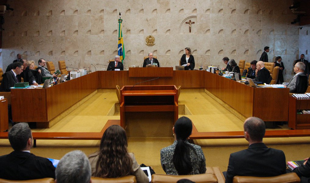 Ministros do Supremo Tribunal Federal (STF) decidiram, por maioria, a adaptação das liminares concedidas aos estados sobre o cálculo da dívida com a União ao acordo firmado entre o governo e os estados; pelo acordo, os estados e o Distrito Federal terão carência de seis meses nas parcelas até dezembro; partir de janeiro, as prestações terão descontos, que serão progressivamente reduzidos até julho de 2018 (Foto: Aquiles Lins) Ministros do Supremo Tribunal Federal (STF) decidiram, por maioria, a adaptação das liminares concedidas aos estados sobre o cálculo da dívida com a União ao acordo firmado entre o governo e os estados; pelo acordo, os estados e o Distrito Federal terão carência de seis meses nas parcelas até dezembro; partir de janeiro, as prestações terão descontos, que serão progressivamente reduzidos até julho de 2018