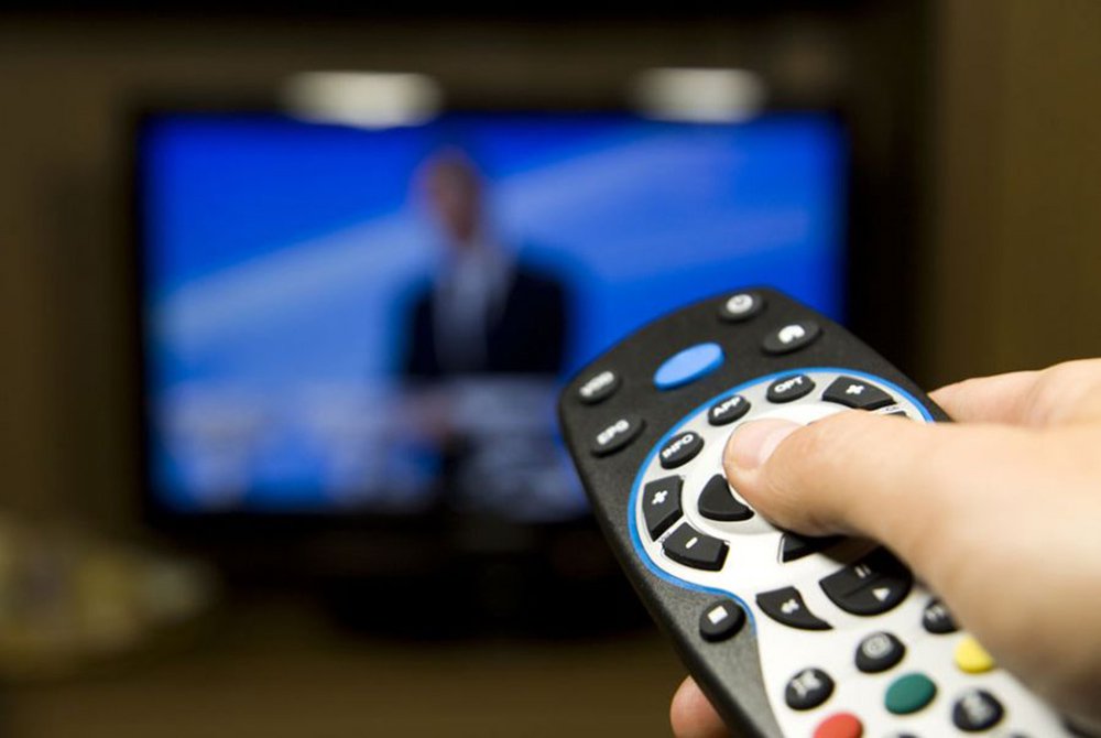 Pelo calendário das eleições de 2016, a partir desta sexta-feira (1) fica suspensa a veiculação no rádio e na televisão da propaganda partidária gratuita, prevista em lei; também não será permitida a veiculação de nenhum tipo de propaganda política paga; desde a última quinta-feira (30), as emissoras de rádio e televisão já estão proibidas de transmitir programa apresentado ou comentado por pré-candidato às eleições municipais deste ano (Foto: Paulo Emílio) Pelo calendário das eleições de 2016, a partir desta sexta-feira (1) fica suspensa a veiculação no rádio e na televisão da propaganda partidária gratuita, prevista em lei; também não será permitida a veiculação de nenhum tipo de propaganda política paga; desde a última quinta-feira (30), as emissoras de rádio e televisão já estão proibidas de transmitir programa apresentado ou comentado por pré-candidato às eleições municipais deste ano