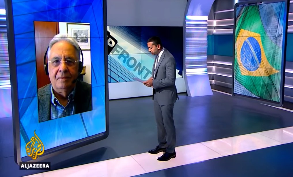 Convidado do Up Front, atração da Al Jazeera, comandada pelo jornalista Mehdi Hasan, o ex-presidente Fernando Henrique Cardoso desmoraliza os argumentos que levaram à instalação do processo de impeachment da presidente Dilma Rousseff, e diz que "alguém do PMDB espalhou nas redes sociais" o caso da jornalista Miriam Dutra, sua ex-amante e mãe de um rapaz que alega ser filho do tucano; FHC diz que o "impeachment de Dilma é vontade do povo"; o jornalista questiona então se ele apoia o impeachment de Temer, por ele ter alta reprovação popular; o ex-presidente tucano surpreende e diz que não tem conhecimento das pesquisas; assista íntegra (Foto: Romulo Faro) Convidado do Up Front, atração da Al Jazeera, comandada pelo jornalista Mehdi Hasan, o ex-presidente Fernando Henrique Cardoso desmoraliza os argumentos que levaram à instalação do processo de impeachment da presidente Dilma Rousseff, e diz que "alguém do PMDB espalhou nas redes sociais" o caso da jornalista Miriam Dutra, sua ex-amante e mãe de um rapaz que alega ser filho do tucano; FHC diz que o "impeachment de Dilma é vontade do povo"; o jornalista questiona então se ele apoia o impeachment de Temer, por ele ter alta reprovação popular; o ex-presidente tucano surpreende e diz que não tem conhecimento das pesquisas; assista íntegra