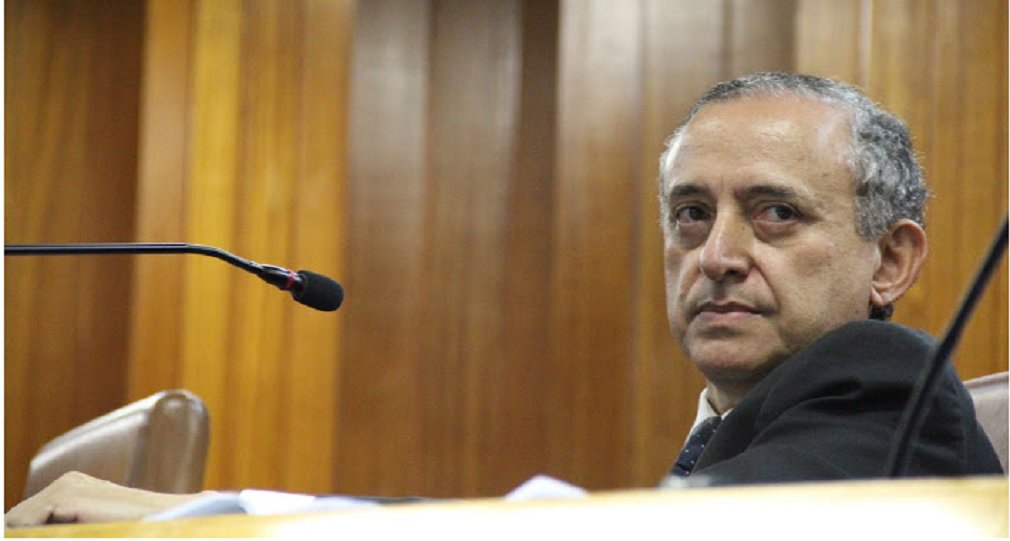 Projeto de autoria do presidente Anselmo Pereira foi aprovado na Comissão Mista e quer aumentar de 35 para 37 o número de vereadores na Câmara de Goiânia já na próxima legislatura; justificativa é o crescimento populacional da Capital; "Não haverá despesas aos cofres municipais, porque os custos do poder Legislativo são com fundamento no duodécimo que é uma parcela fixa do orçamento segundo a Constituição Federal”, diz Anselmo (Foto: José Barbacena) Projeto de autoria do presidente Anselmo Pereira foi aprovado na Comissão Mista e quer aumentar de 35 para 37 o número de vereadores na Câmara de Goiânia já na próxima legislatura; justificativa é o crescimento populacional da Capital; "Não haverá despesas aos cofres municipais, porque os custos do poder Legislativo são com fundamento no duodécimo que é uma parcela fixa do orçamento segundo a Constituição Federal”, diz Anselmo