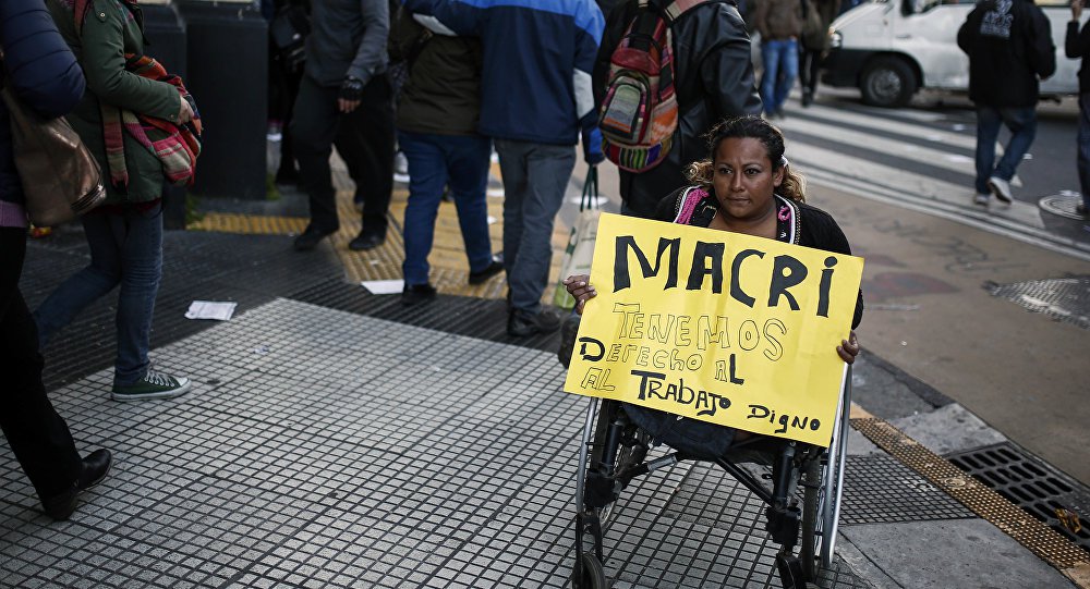 O setor privado na Argentina perdeu 118,074 empregos formais entre o quarto trimestre de 2015 e o segundo de 2016, informou nesta sexta-feira o Instituto Nacional de Estatística e Censos (Indec); desde que Mauricio Macri assumiu o poder, a recessão argentina só se aprofundou (Foto: Leonardo Attuch) O setor privado na Argentina perdeu 118,074 empregos formais entre o quarto trimestre de 2015 e o segundo de 2016, informou nesta sexta-feira o Instituto Nacional de Estatística e Censos (Indec); desde que Mauricio Macri assumiu o poder, a recessão argentina só se aprofundou