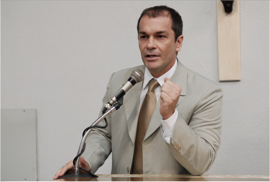 Pré-candidato do PMDB à prefeitura de Fortaleza, Marcelo Mendes promete lançar seu plano de gestão ainda este ano. O nome do ex-vereador é um dos mais cotados dentro do partido para a disputa, ao lado do atual vice-prefeito da Capital, Gaudêncio Lucena (Foto: Rodrigo Rocha) Pré-candidato do PMDB à prefeitura de Fortaleza, Marcelo Mendes promete lançar seu plano de gestão ainda este ano. O nome do ex-vereador é um dos mais cotados dentro do partido para a disputa, ao lado do atual vice-prefeito da Capital, Gaudêncio Lucena