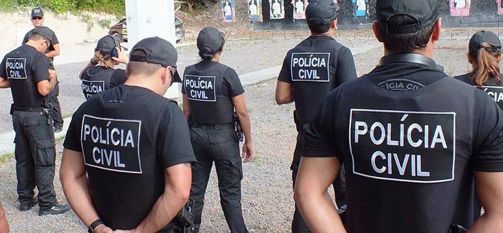 Representantes do Governo do Maranhão, por meio da Secretaria de Estado de Segurança Pública (SSP-MA), estiveram reunidos com membros do Sindicato dos Policiais Civis do Maranhão (Sinpol-MA) para firmar acordo pelo prosseguimento das atividades da categoria, que suspendeu a greve; de acordo com o presidente do Sindicato dos Policiais Civis do Maranhão (Sinpol-MA), ficou acordado que o governo apresentará no prazo de 24h uma proposta que possa satisfazer as reivindicações dos policiais (Foto: Leonardo Lucena) Representantes do Governo do Maranhão, por meio da Secretaria de Estado de Segurança Pública (SSP-MA), estiveram reunidos com membros do Sindicato dos Policiais Civis do Maranhão (Sinpol-MA) para firmar acordo pelo prosseguimento das atividades da categoria, que suspendeu a greve; de acordo com o presidente do Sindicato dos Policiais Civis do Maranhão (Sinpol-MA), ficou acordado que o governo apresentará no prazo de 24h uma proposta que possa satisfazer as reivindicações dos policiais