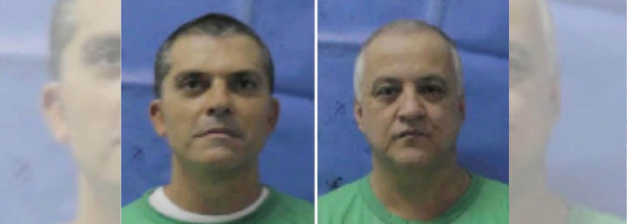 Fernando Cavendish, Cláudio Abreu, Carlos Augusto Ramos, o Carlinhos Cachoeira, e Marcelo Abub foram submetidos às regras de identificação do sistema penitenciário de Bangu, nesta segunda (4); eles tiveram os cabelos cortados e foram fotografados usando os uniformes de presidiários; detidos na Operação Saqueador, os quatro tiveram a prisão preventiva em regime fechado convertida em prisão domiciliar, por decisão do Tribunal Regional Federal, mas por falta de tornozeleiras eletrônicas permanecem no presídio (Foto: Valter Lima) Fernando Cavendish, Cláudio Abreu, Carlos Augusto Ramos, o Carlinhos Cachoeira, e Marcelo Abub foram submetidos às regras de identificação do sistema penitenciário de Bangu, nesta segunda (4); eles tiveram os cabelos cortados e foram fotografados usando os uniformes de presidiários; detidos na Operação Saqueador, os quatro tiveram a prisão preventiva em regime fechado convertida em prisão domiciliar, por decisão do Tribunal Regional Federal, mas por falta de tornozeleiras eletrônicas permanecem no presídio