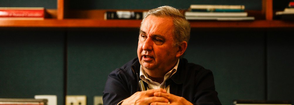 O ministro Teori Zavascki, do STF, negou um pedido de habeas corpus feito pelo pecuarista José Carlos Bumlai, que se encontra preso preventivamente na carceragem da Polícia Federal de Curitiba; apesar de indeferir o habeas corpus, Zavascki solicitou informações sobre o estado de saúde de Bumlai e determinou que o juiz Sergio Moro as avalie com mais cautela ao analisar uma possível prisão domiciliar (Foto: Leonardo Lucena) O ministro Teori Zavascki, do STF, negou um pedido de habeas corpus feito pelo pecuarista José Carlos Bumlai, que se encontra preso preventivamente na carceragem da Polícia Federal de Curitiba; apesar de indeferir o habeas corpus, Zavascki solicitou informações sobre o estado de saúde de Bumlai e determinou que o juiz Sergio Moro as avalie com mais cautela ao analisar uma possível prisão domiciliar