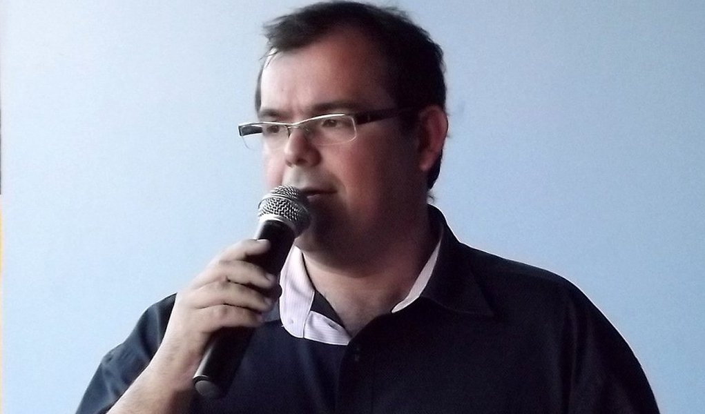 O juiz eleitoral Carlos Aley Santos de Melo pediu ao Ministério Público Estadual (MPE/AL) e às Polícias Civil e Federal a investigação de supostos atos ilegais praticados pela administração do prefeito de Capela, Eustaquinho Moreira (PSDB), em troca de apoio político; o prefeito é suspeito de nomear ao menos um cabo eleitoral na estrutura do Executivo com o objetivo de ter apoio político nas eleições (Foto: Voney Malta) O juiz eleitoral Carlos Aley Santos de Melo pediu ao Ministério Público Estadual (MPE/AL) e às Polícias Civil e Federal a investigação de supostos atos ilegais praticados pela administração do prefeito de Capela, Eustaquinho Moreira (PSDB), em troca de apoio político; o prefeito é suspeito de nomear ao menos um cabo eleitoral na estrutura do Executivo com o objetivo de ter apoio político nas eleições