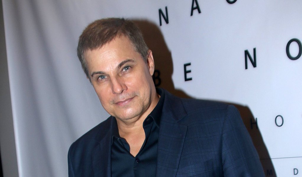 Edson Celulari foi diagnosticado com um linfoma não-Hodgkin, mesmo tipo de câncer do governador do Rio Luiz Fernando Pezão, que afeta o sistema de defesa do organismo; "Foi um susto, mas estou bem e ao lado de pessoas amadas. A equipe médica é competente e experiente. Estou confiante e com pensando positivo", disse (Foto: Paulo Emílio) Edson Celulari foi diagnosticado com um linfoma não-Hodgkin, mesmo tipo de câncer do governador do Rio Luiz Fernando Pezão, que afeta o sistema de defesa do organismo; "Foi um susto, mas estou bem e ao lado de pessoas amadas. A equipe médica é competente e experiente. Estou confiante e com pensando positivo", disse