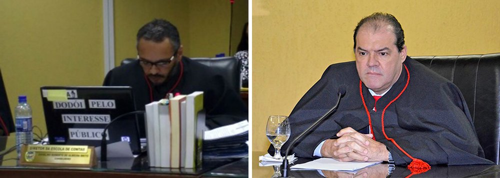 Os conselheiros do Tribunal de Contas de Alagoas, (TCE), Anselmo Brito e Cícero Amélio, continuam protagonizando discussões acaloradas e acusações; o primeiro acusa o segundo de demorar a devolver processos para julgamento do pleno; o segundo diz que Brito também retarda processos e deveria fazer exame psicológico; protesto silencioso também faz parte do embate, como o feito pelo conselheiro Anselmo Brito, que colou no computador, na sessão desta terça-feira (26), a frase "Dodói pelo interesse público" (Foto: Voney Malta) Os conselheiros do Tribunal de Contas de Alagoas, (TCE), Anselmo Brito e Cícero Amélio, continuam protagonizando discussões acaloradas e acusações; o primeiro acusa o segundo de demorar a devolver processos para julgamento do pleno; o segundo diz que Brito também retarda processos e deveria fazer exame psicológico; protesto silencioso também faz parte do embate, como o feito pelo conselheiro Anselmo Brito, que colou no computador, na sessão desta terça-feira (26), a frase "Dodói pelo interesse público"