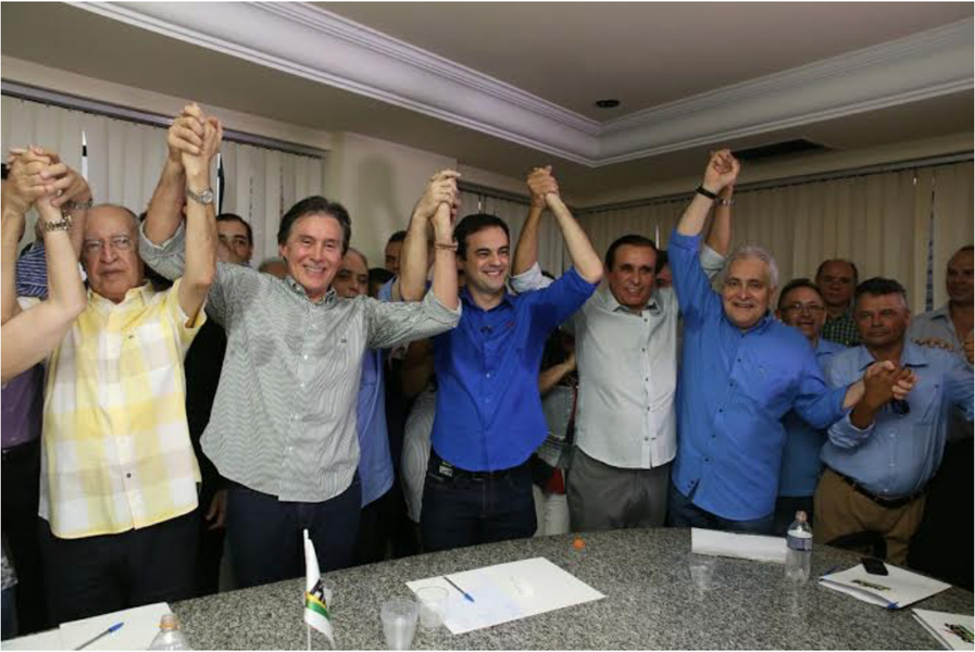 Em encontro na sede do partido nesta sexta (8), o PMDB anunciou que irá apoiar o deputado estadual Capitão Wagner (PR) na disputa pela Prefeitura de Fortaleza este ano. Com o acerto, os peemedebistas irão indicar o vice da chapa (Foto: Rodrigo Rocha) Em encontro na sede do partido nesta sexta (8), o PMDB anunciou que irá apoiar o deputado estadual Capitão Wagner (PR) na disputa pela Prefeitura de Fortaleza este ano. Com o acerto, os peemedebistas irão indicar o vice da chapa