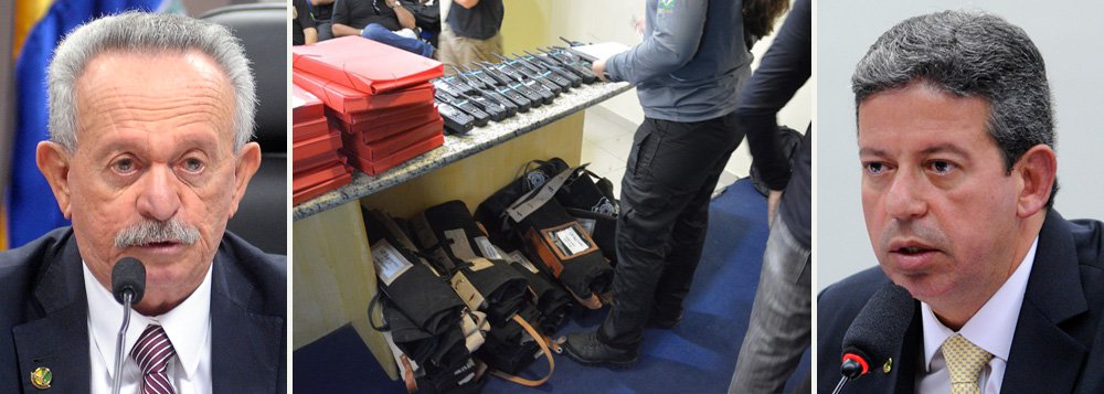 A Polícia Federal descobriu uma ligação entre a organização criminosa especializada em lavagem de dinheiro alvo de investigação da Operação Turbulência e dois políticos alagoanos: o senador Benedito de Lira (PP) e o seu filho, o deputado federal Arthur Lira (PP), que preside a Comissão de Constituição e Justiça da Câmara; investigação foi desencadeada nesta terça-feira (21) em alguns estados, especialmente em Pernambuco; os parlamentares, que também são alvos da Lava Jato, teriam recebido propinas por meio de uma empresa fantasma (Foto: Voney Malta) A Polícia Federal descobriu uma ligação entre a organização criminosa especializada em lavagem de dinheiro alvo de investigação da Operação Turbulência e dois políticos alagoanos: o senador Benedito de Lira (PP) e o seu filho, o deputado federal Arthur Lira (PP), que preside a Comissão de Constituição e Justiça da Câmara; investigação foi desencadeada nesta terça-feira (21) em alguns estados, especialmente em Pernambuco; os parlamentares, que também são alvos da Lava Jato, teriam recebido propinas por meio de uma empresa fantasma