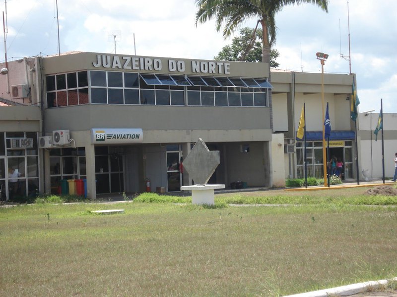 Segundo as informações dos Ministérios Públicos Estadual e Federal defeitos de infraestrutura ameaçam trazer restrições operacionais para o aeroporto de Juazero do Norte por impossibilitarem a utilização, pelas companhias aéreas, de novos modelos de aeronaves (Foto: Fatima 247) Segundo as informações dos Ministérios Públicos Estadual e Federal defeitos de infraestrutura ameaçam trazer restrições operacionais para o aeroporto de Juazero do Norte por impossibilitarem a utilização, pelas companhias aéreas, de novos modelos de aeronaves