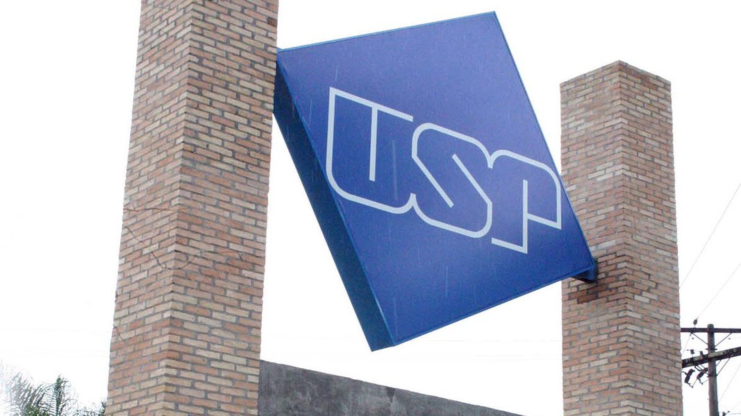 O Ranking Universitário da Folha (RUF), do jornal Folha de S. Paulo, foi publicado pela primeira vez desde que foi criado, há cinco anos, sem a Universidade de São Paulo (USP) na liderança; a melhor da lista passa a ser a Universidade Federal do Rio de Janeiro (UFRJ); foram avaliadas 195 universidades, nos fatores pesquisa, mercado, ensino, inovação e internacionalização; a USP é líder em apenas nove das 40 carreiras encampadas pelo levantamento (Foto: Paulo Emílio) O Ranking Universitário da Folha (RUF), do jornal Folha de S. Paulo, foi publicado pela primeira vez desde que foi criado, há cinco anos, sem a Universidade de São Paulo (USP) na liderança; a melhor da lista passa a ser a Universidade Federal do Rio de Janeiro (UFRJ); foram avaliadas 195 universidades, nos fatores pesquisa, mercado, ensino, inovação e internacionalização; a USP é líder em apenas nove das 40 carreiras encampadas pelo levantamento