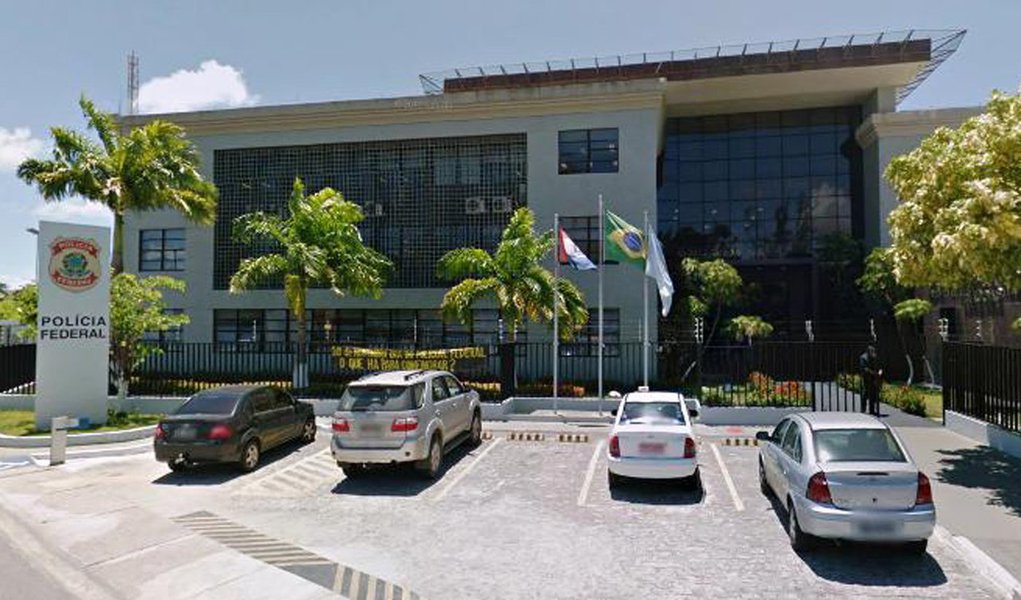 A Polícia Federal vai investigar a morte de João Natalício dos Santos Xukuru-Kariri, histórica liderança dos povos indígenas do Nordeste; ele foi assassinado a facadas na madrugada desta terça-feira (11) na porta da casa onde vivia, na aldeia Fazenda Canto, Terra Indígena Xukuru-Kariri, a 7 km da cidade de Palmeira dos Índios, no Agreste de Alagoas; região tem um histórico de violência por conta da luta pela terra (Foto: Voney Malta) A Polícia Federal vai investigar a morte de João Natalício dos Santos Xukuru-Kariri, histórica liderança dos povos indígenas do Nordeste; ele foi assassinado a facadas na madrugada desta terça-feira (11) na porta da casa onde vivia, na aldeia Fazenda Canto, Terra Indígena Xukuru-Kariri, a 7 km da cidade de Palmeira dos Índios, no Agreste de Alagoas; região tem um histórico de violência por conta da luta pela terra