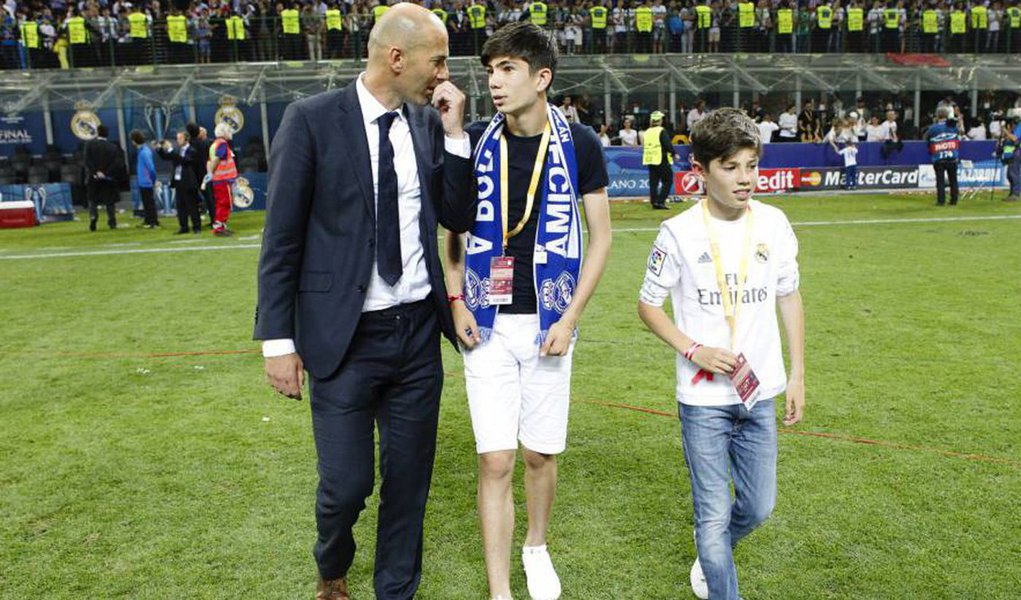 Graças à decisão da Corte Arbitral do Esporte (CAS), que atendeu a um recurso do Real Madrid, oito jogadores, inclusive os filhos do treinador francês Zinedine Zidane, Theo e Elyaz, podem jogar em seus respectivos times de base até que se tenha uma posição definitiva a respeito da apelação (Foto: Gisele Federicce) Graças à decisão da Corte Arbitral do Esporte (CAS), que atendeu a um recurso do Real Madrid, oito jogadores, inclusive os filhos do treinador francês Zinedine Zidane, Theo e Elyaz, podem jogar em seus respectivos times de base até que se tenha uma posição definitiva a respeito da apelação