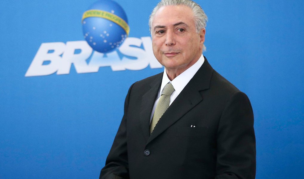 Presidente interino, que não sabe se ficará no cargo a partir de agosto, já organiza uma viagem à China para assinar documento de cooperação de comércio e serviços; viagem foi discutida pelo ministro da Indústria, Comércio Exterior e Serviços, Marcos Pereira, com o ministro de Comércio chinês, Gao Hucheng, durante o G20 (Foto: Paulo Emílio) Presidente interino, que não sabe se ficará no cargo a partir de agosto, já organiza uma viagem à China para assinar documento de cooperação de comércio e serviços; viagem foi discutida pelo ministro da Indústria, Comércio Exterior e Serviços, Marcos Pereira, com o ministro de Comércio chinês, Gao Hucheng, durante o G20