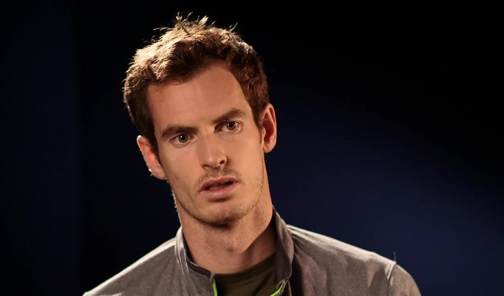 O tenista número dois do mundo, Andy Murray, disse que está desesperado por um descanso após dois meses exaustivos, depois que o Reino Unido foi eliminado pela Argentina na semifinal da Copa Davis, na qual defendia o título, por 3 a 2; ele teve um segundo semestre movimentado, em que chegou à final de Roland Garros, foi bicampeão em Wimbledon e defendeu seu título olímpico com sucesso na Rio 2016 (Foto: Gisele Federicce) O tenista número dois do mundo, Andy Murray, disse que está desesperado por um descanso após dois meses exaustivos, depois que o Reino Unido foi eliminado pela Argentina na semifinal da Copa Davis, na qual defendia o título, por 3 a 2; ele teve um segundo semestre movimentado, em que chegou à final de Roland Garros, foi bicampeão em Wimbledon e defendeu seu título olímpico com sucesso na Rio 2016