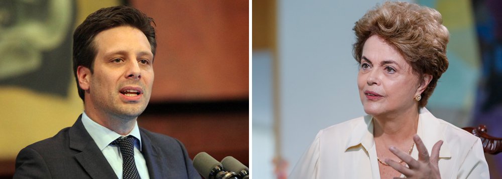 O governo do Equador pode rever as relações diplomáticas com o Brasil se o impeachment da presidente Dilma for efetivado pelo Senado; "Revisaremos a situação se Rousseff for impugnada", disse o ministro das Relações Exteriores e assuntos de mobilidade humana do país, Guillaume Long; "Dilma Rousseff não foi acusada de corrupção... muitas acusações contra ela têm a ver com infrações administrativas. Nãos sei de exemplos em que o impeachment seja relacionado com infrações administrativas. Isso é uma preocupação para o governo do Equador", denunciou (Foto: Paulo Emílio) O governo do Equador pode rever as relações diplomáticas com o Brasil se o impeachment da presidente Dilma for efetivado pelo Senado; "Revisaremos a situação se Rousseff for impugnada", disse o ministro das Relações Exteriores e assuntos de mobilidade humana do país, Guillaume Long; "Dilma Rousseff não foi acusada de corrupção... muitas acusações contra ela têm a ver com infrações administrativas. Nãos sei de exemplos em que o impeachment seja relacionado com infrações administrativas. Isso é uma preocupação para o governo do Equador", denunciou
