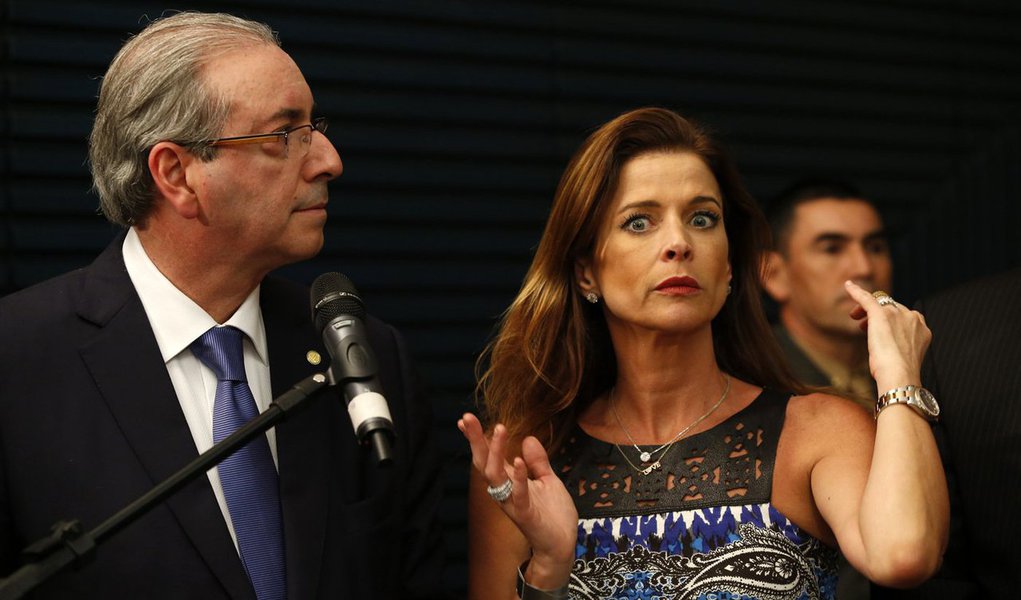 Investigadores destacaram no pedido de prisão de Eduardo Cunha um empréstimo de R$ 250 mil que teria sido feito pela Igreja Evangélica Cristo para a mulher do peemedebista, a jornalista Cláudia Cruz; procuradores alegaram que a operação foi um "empréstimo simulado com estratagema para lavagem de dinheiro"; igreja pertence ao radialista e ex-deputado federal Francisco Oliveira da Silva, apontado como aliado de Cunha (Foto: Paulo Emílio) Investigadores destacaram no pedido de prisão de Eduardo Cunha um empréstimo de R$ 250 mil que teria sido feito pela Igreja Evangélica Cristo para a mulher do peemedebista, a jornalista Cláudia Cruz; procuradores alegaram que a operação foi um "empréstimo simulado com estratagema para lavagem de dinheiro"; igreja pertence ao radialista e ex-deputado federal Francisco Oliveira da Silva, apontado como aliado de Cunha