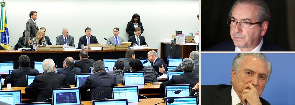 Processo mais longo da história da Câmara dos Deputados, finalmente, avança, com o voto a favor da cassação de Eduardo Cunha, que agora irá a plenário; placar foi de 11 votos a favor e 9 contra; com isso, o presidente interino Michel Temer pode perder seu principal aliado, que tem pedido de prisão formulado pela Procuradoria-Geral da República, e foi peça decisiva na aprovação do golpe parlamentar contra a presidente Dilma Rousseff; Cunha ameaça cair atirando e levar junto com ele 150 deputados; com sua queda, governo interino de Temer balança (Foto: Aquiles Lins) Processo mais longo da história da Câmara dos Deputados, finalmente, avança, com o voto a favor da cassação de Eduardo Cunha, que agora irá a plenário; placar foi de 11 votos a favor e 9 contra; com isso, o presidente interino Michel Temer pode perder seu principal aliado, que tem pedido de prisão formulado pela Procuradoria-Geral da República, e foi peça decisiva na aprovação do golpe parlamentar contra a presidente Dilma Rousseff; Cunha ameaça cair atirando e levar junto com ele 150 deputados; com sua queda, governo interino de Temer balança