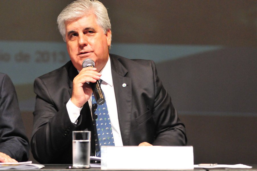 O gaúcho Valter Luiz Cardeal, que era diretor de Geração da Eletrobras, foi alvo da Polícia Federal nesta manhã em Porto Alegre, no âmbito da Operação Pripyat, que investiga corrupção na Eletronuclear, e é um desdobramento da Operação Lava Jato (Foto: Gisele Federicce) O gaúcho Valter Luiz Cardeal, que era diretor de Geração da Eletrobras, foi alvo da Polícia Federal nesta manhã em Porto Alegre, no âmbito da Operação Pripyat, que investiga corrupção na Eletronuclear, e é um desdobramento da Operação Lava Jato