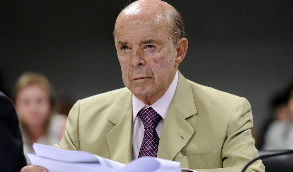 Delator Sérgio Machado, ex-presidente da Transpetro, afirmou que intermediou o pagamento de R$ 250 mil da Queiroz Galvão para o PP a pedido do governador interino do Rio de Janeiro, Francisco Dornelles, em 2010; segundo Machado, o dinheiro foi repassado na forma de doação e veio de “vantagens indevidas” (Foto: Roberta Namour) Delator Sérgio Machado, ex-presidente da Transpetro, afirmou que intermediou o pagamento de R$ 250 mil da Queiroz Galvão para o PP a pedido do governador interino do Rio de Janeiro, Francisco Dornelles, em 2010; segundo Machado, o dinheiro foi repassado na forma de doação e veio de “vantagens indevidas”