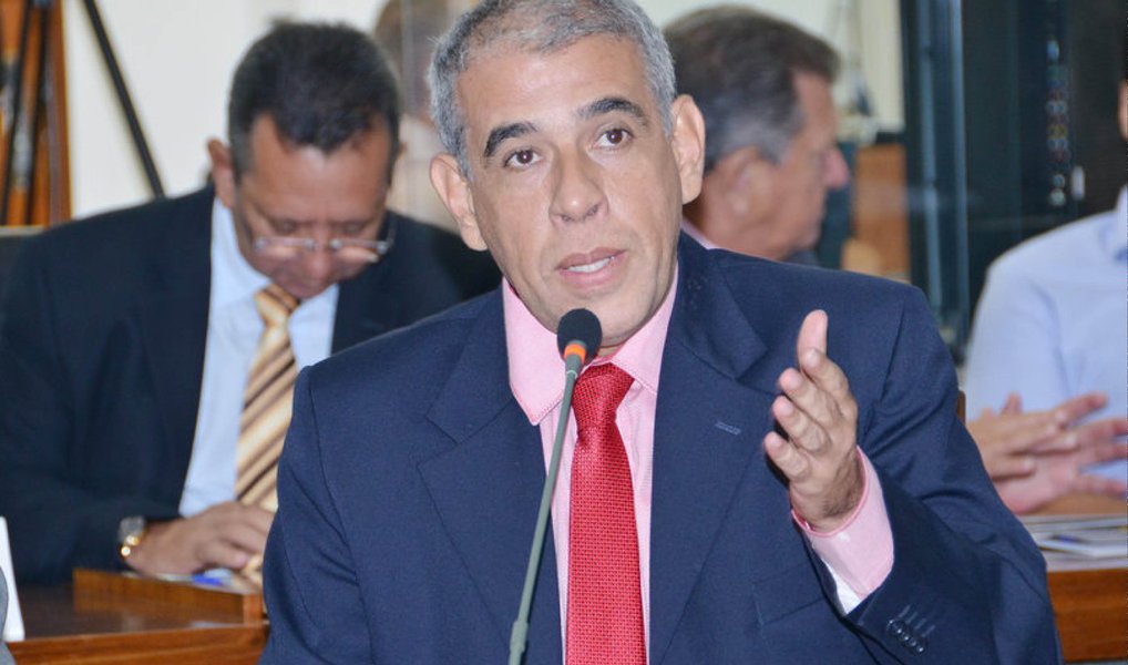 Convenção do PT que oficializaria a candidatura do deputado estadual José Roberto Forzani a prefeito de Palmas, que estava prevista para acontecer nesta quinta-feira, 21, foi adiada para o próximo dia 25, segunda-feira; decisão foi tomada em reunião ampliada da Executiva Municipal do PT de Palmas, que aconteceu nesta manhã, na Câmara Municipal; convenção acontecerá na Assembleia Legislativa a partir das 19h30 (Foto: Aquiles Lins) Convenção do PT que oficializaria a candidatura do deputado estadual José Roberto Forzani a prefeito de Palmas, que estava prevista para acontecer nesta quinta-feira, 21, foi adiada para o próximo dia 25, segunda-feira; decisão foi tomada em reunião ampliada da Executiva Municipal do PT de Palmas, que aconteceu nesta manhã, na Câmara Municipal; convenção acontecerá na Assembleia Legislativa a partir das 19h30