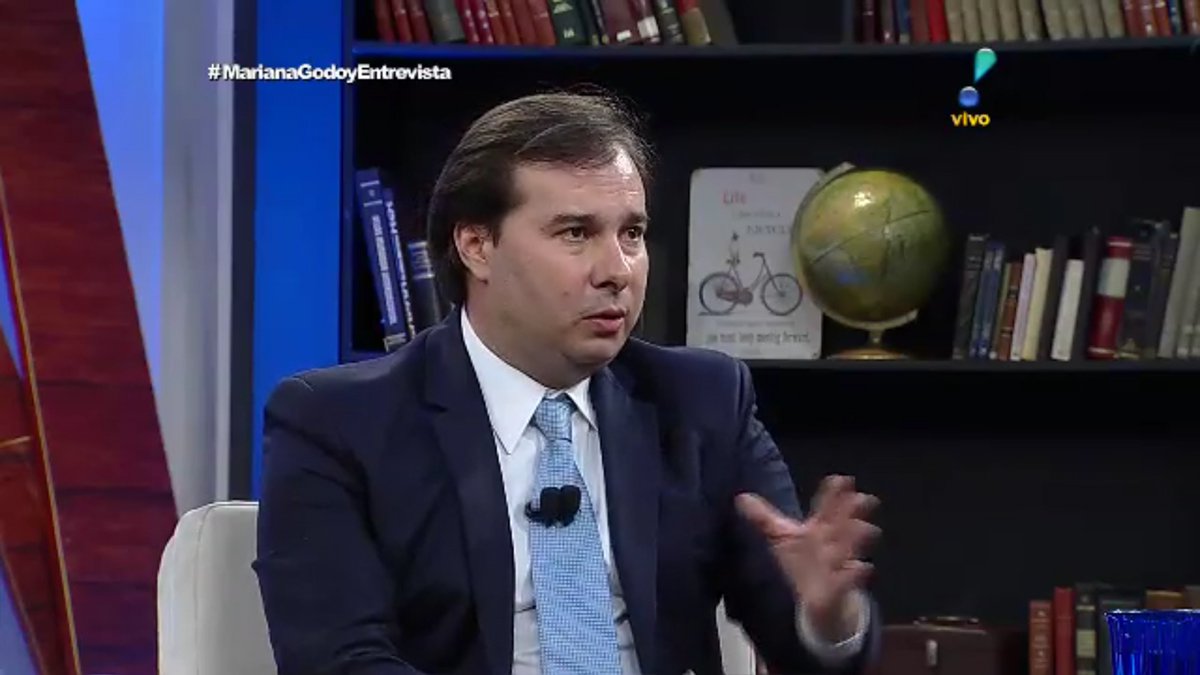 Presidente da Câmara, Rodrigo Maia (DEM), afirmou nessa sexta-feira, 22, que o sistema político do Brasil está "falido"; "Esse sistema é caro e não representa o que a população precisa", disse ele em entrevista ao programa da jornalista Mariana Godoy; para Maia, o financiamento público de campanhas representa um retrocesso. "Sou contra o financiamento público, votei a favor do financiamento privado. A gente precisa criar um processo mais barato e tem que ser para a próxima eleição. A despesa é alta, esse tipo de campanha é cara, nós precisamos pensar um modelo que seja mais barato" (Foto: Aquiles Lins) Presidente da Câmara, Rodrigo Maia (DEM), afirmou nessa sexta-feira, 22, que o sistema político do Brasil está "falido"; "Esse sistema é caro e não representa o que a população precisa", disse ele em entrevista ao programa da jornalista Mariana Godoy; para Maia, o financiamento público de campanhas representa um retrocesso. "Sou contra o financiamento público, votei a favor do financiamento privado. A gente precisa criar um processo mais barato e tem que ser para a próxima eleição. A despesa é alta, esse tipo de campanha é cara, nós precisamos pensar um modelo que seja mais barato"
