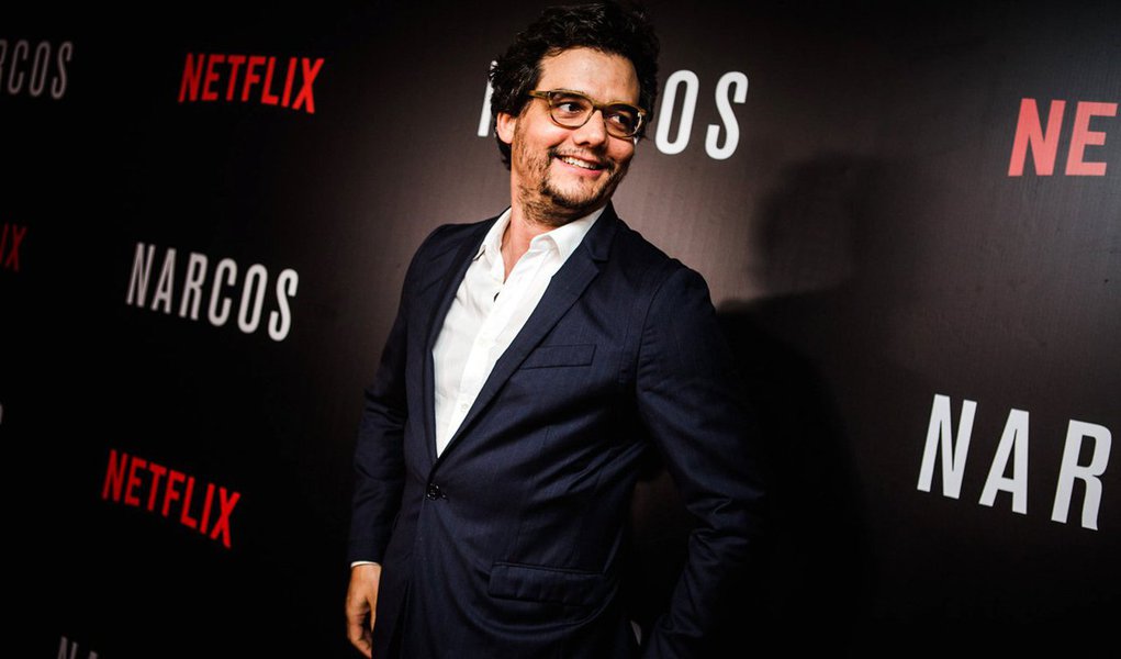 Ator que deu vida a personagens emblemáticos como Capitão Nascimento, e mais recentemente a Pablo Escobar, Wagner Moura foi convidado pelo parceiro José Padilha para interpretar o juiz Sérgio Moro na série que a Netflix está preparando sobre a operação Lava Jato; para surpresa de Padilha, Moura disse "não" ao convite (Foto: Aquiles Lins) Ator que deu vida a personagens emblemáticos como Capitão Nascimento, e mais recentemente a Pablo Escobar, Wagner Moura foi convidado pelo parceiro José Padilha para interpretar o juiz Sérgio Moro na série que a Netflix está preparando sobre a operação Lava Jato; para surpresa de Padilha, Moura disse "não" ao convite