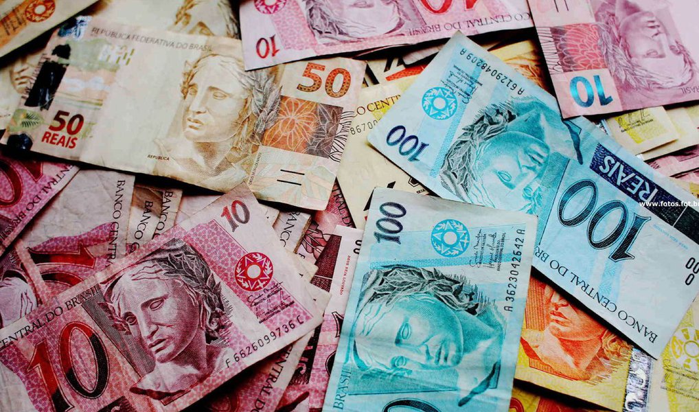 Indicador Serasa Experian de Demanda das Empresas por Crédito aponta que as empresas ampliaram em 12% a procura por crédito ao longo do mês de maio na comparação com abril; na comparação com maio do ano passado, a demanda cresceu 11,1%. No acumulado do ano, porém, houve recuo de 4,6% em relação ao mesmo período do ano passado (Foto: Paulo Emílio) Indicador Serasa Experian de Demanda das Empresas por Crédito aponta que as empresas ampliaram em 12% a procura por crédito ao longo do mês de maio na comparação com abril; na comparação com maio do ano passado, a demanda cresceu 11,1%. No acumulado do ano, porém, houve recuo de 4,6% em relação ao mesmo período do ano passado