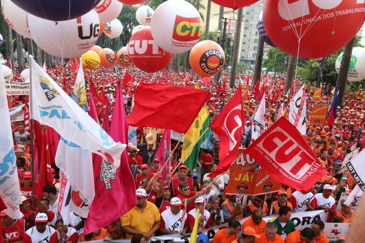 Entidades afirmam que, ao contrário da sugestão de líder empresarial, redução da jornada é que beneficiaria a economia brasileira, ao ampliar oferta de emprego (Foto: Valter Lima) Entidades afirmam que, ao contrário da sugestão de líder empresarial, redução da jornada é que beneficiaria a economia brasileira, ao ampliar oferta de emprego