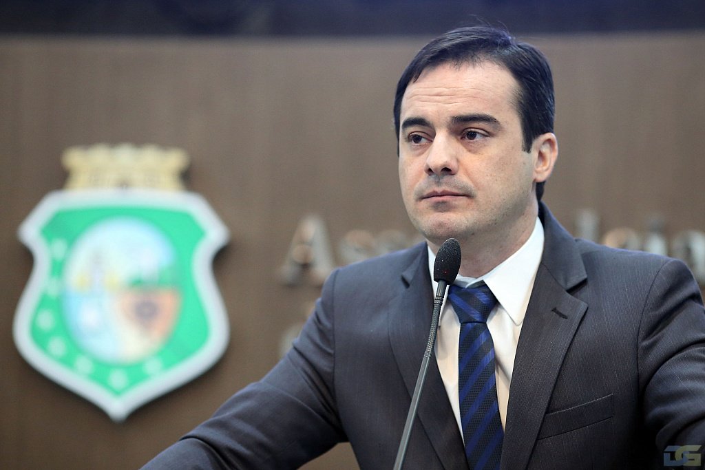 Sexto candidato a apresentar suas propostas na Câmara Municipal, Capitão Wagner (PR) debateu com os vereadores seu plano de governo nesta quarta-feira (21). O deputado defendeu uma educação de tempo integral, Passe Livre para estudantes, garantiu a oferta permanente dos medicamentos nos postos de saúde, criação de sete usinas de reciclagem de lixo e revitalização do Centro, entre outras ações (Foto: Rodrigo Rocha) Sexto candidato a apresentar suas propostas na Câmara Municipal, Capitão Wagner (PR) debateu com os vereadores seu plano de governo nesta quarta-feira (21). O deputado defendeu uma educação de tempo integral, Passe Livre para estudantes, garantiu a oferta permanente dos medicamentos nos postos de saúde, criação de sete usinas de reciclagem de lixo e revitalização do Centro, entre outras ações