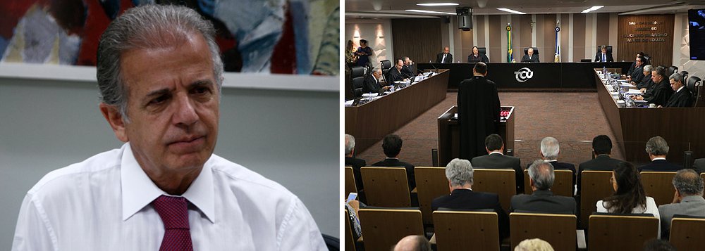 Tribunal de Contas da União apresentou nesta quarta-feira 15 dezenove questionamentos referentes às contas de 2015 da presidente eleita Dilma Rousseff; outros cinco pontos foram expostos pelo Ministério Público; a sessão extraordinária analisa o parecer sobre as contas preparado pelo relator, ministro José Múcio; "Foram identificados indícios de irregularidades a exemplo do ano passado", disse Múcio, que apontou um "fracasso de uma política econômica necessária para o avanço do país" (Foto: Gisele Federicce) Tribunal de Contas da União apresentou nesta quarta-feira 15 dezenove questionamentos referentes às contas de 2015 da presidente eleita Dilma Rousseff; outros cinco pontos foram expostos pelo Ministério Público; a sessão extraordinária analisa o parecer sobre as contas preparado pelo relator, ministro José Múcio; "Foram identificados indícios de irregularidades a exemplo do ano passado", disse Múcio, que apontou um "fracasso de uma política econômica necessária para o avanço do país"
